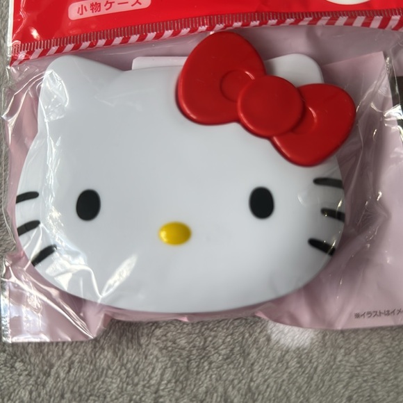 Sanrio Hello Kitty Accessory Case - Picture 5 of 7